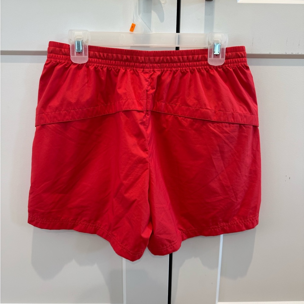 The North Face Women's Red Outline Shorts - Picture 2 of 5